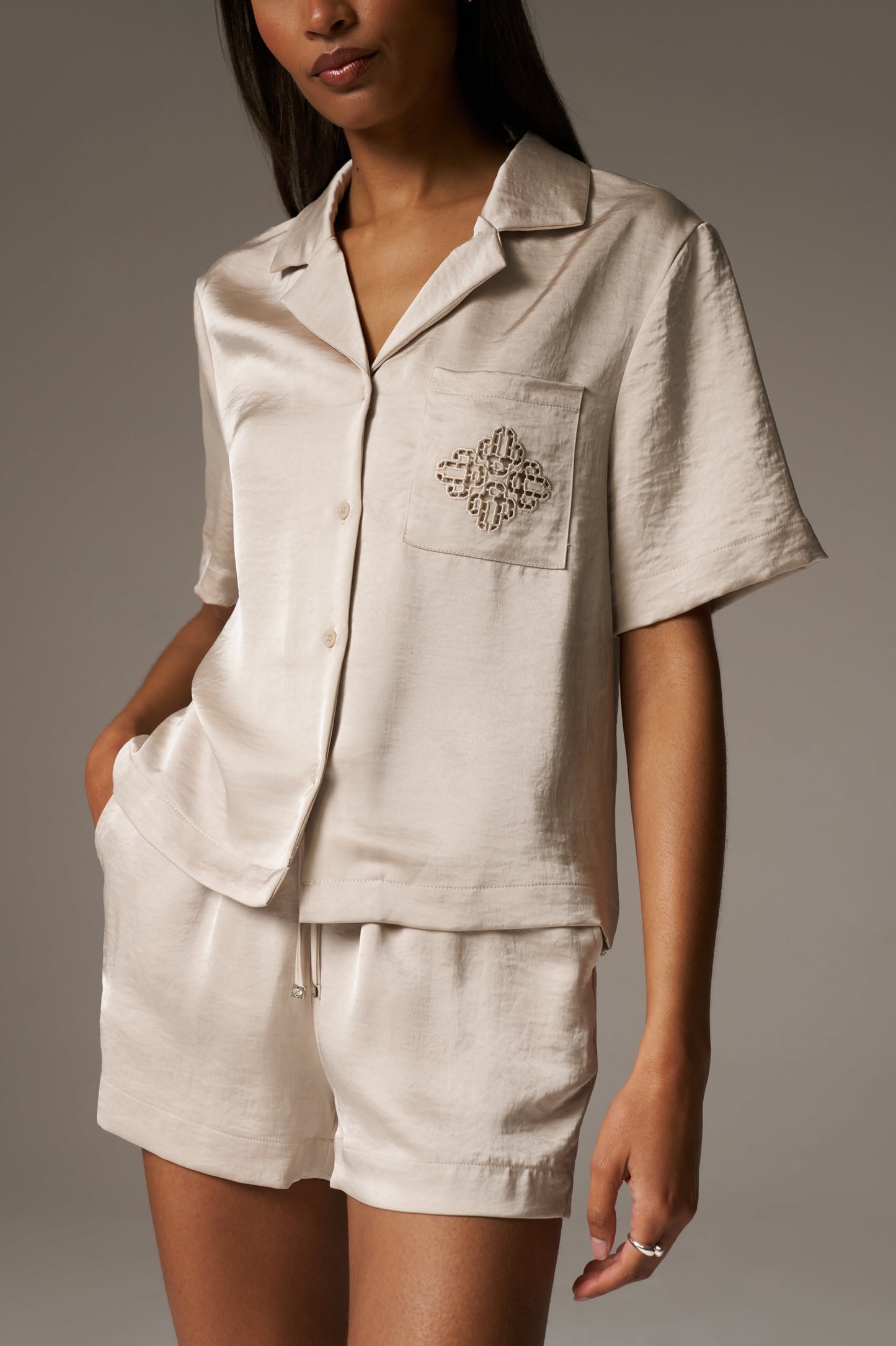 SATIN SHORT SLEEVE EMBLEM SHIRT - BEIGE