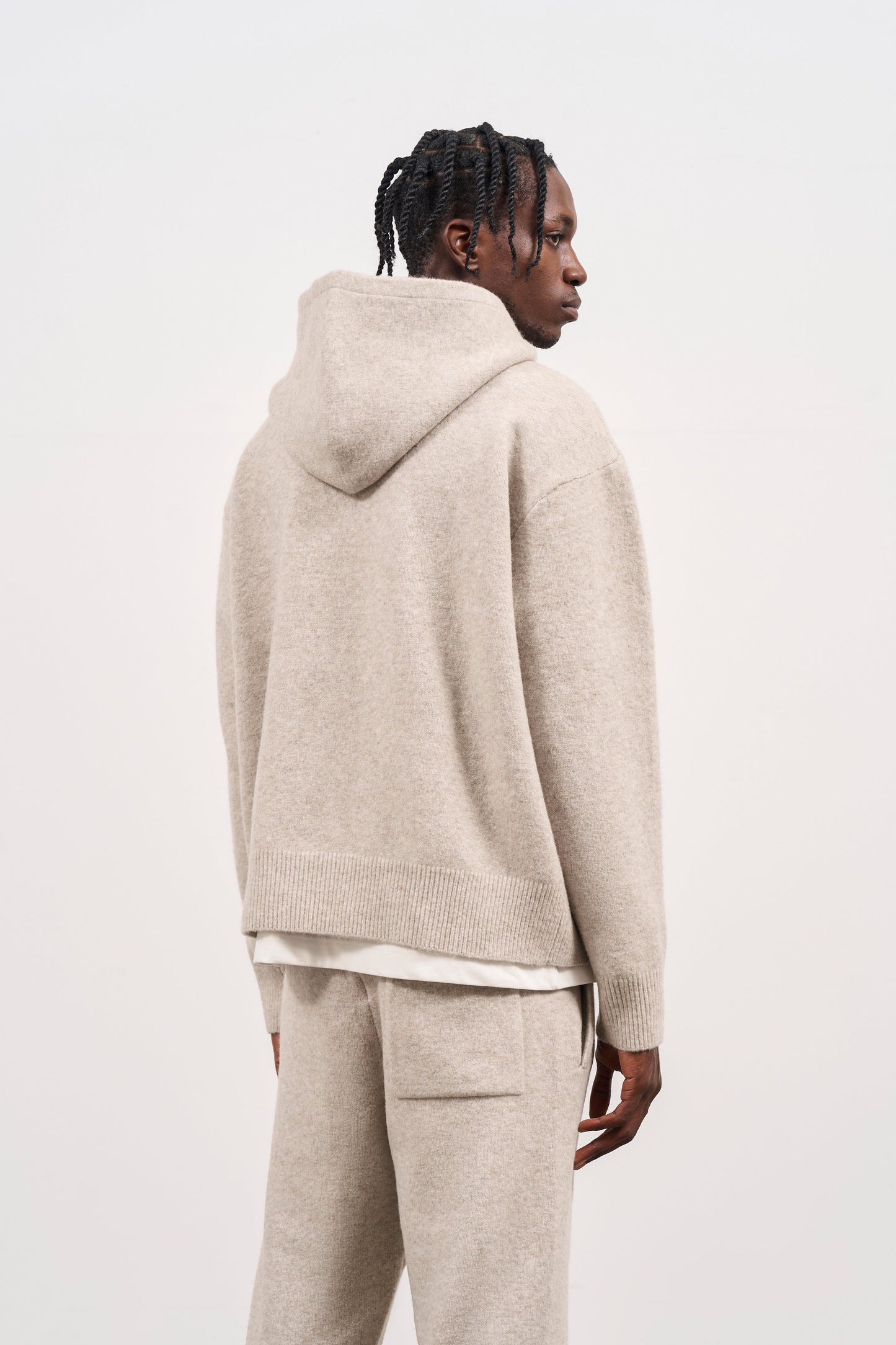 FLUFFY EMBLEM KNITTED HOODIE - BEIGE