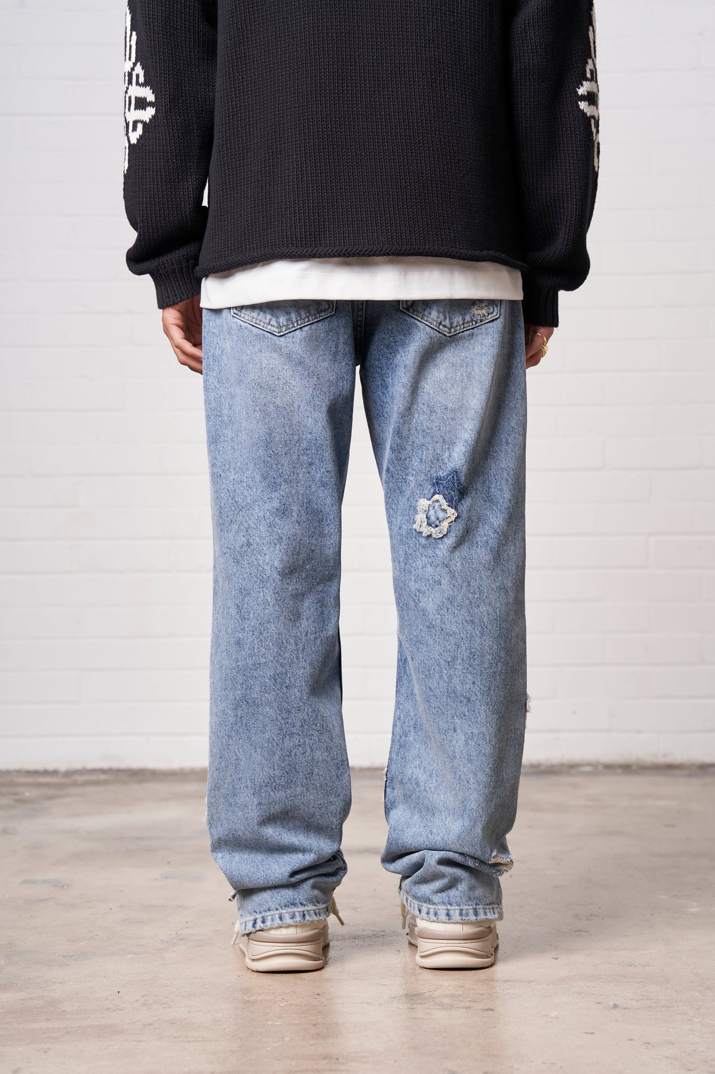 STAR APPLIQUE DENIM JEANS - BLUE WASH