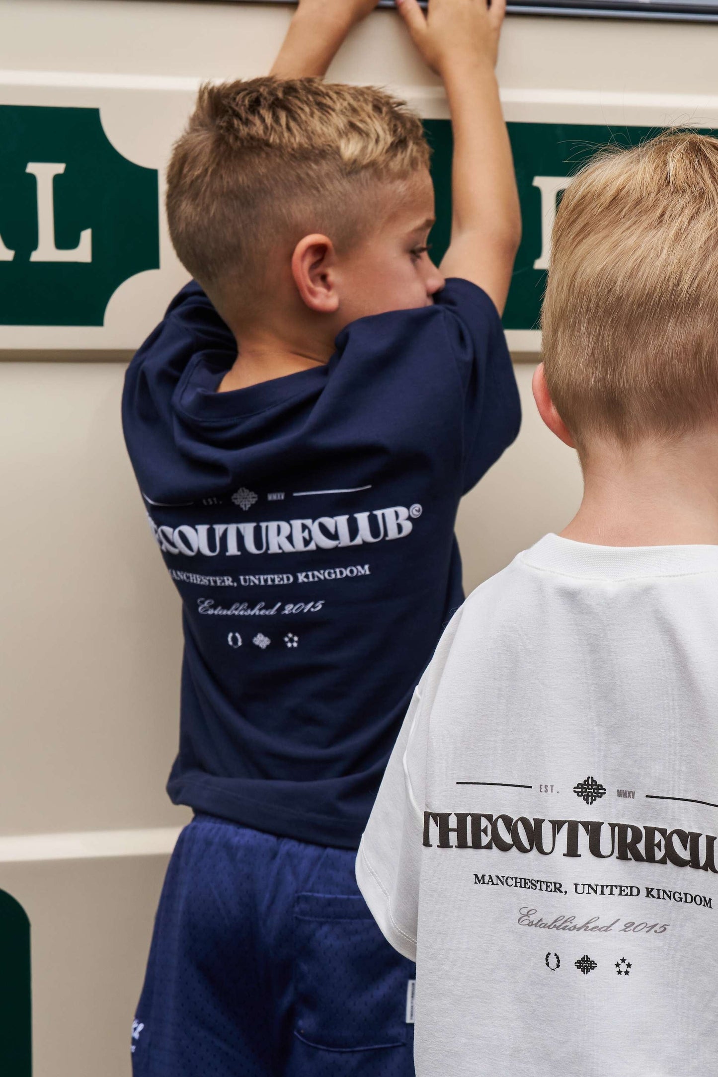 KIDS COPYRIGHT MULTI GRAPHIC T-SHIRT - NAVY