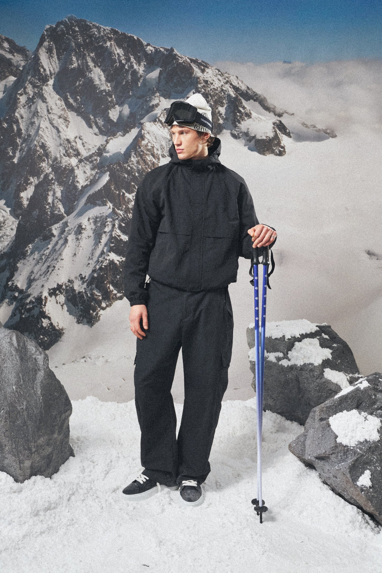 RIPSTOP WINDBREAKER - BLACK