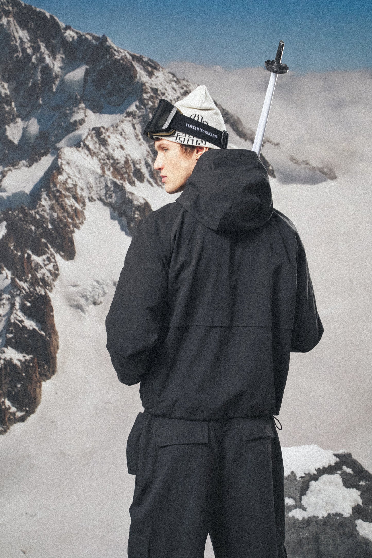 RIPSTOP WINDBREAKER - BLACK