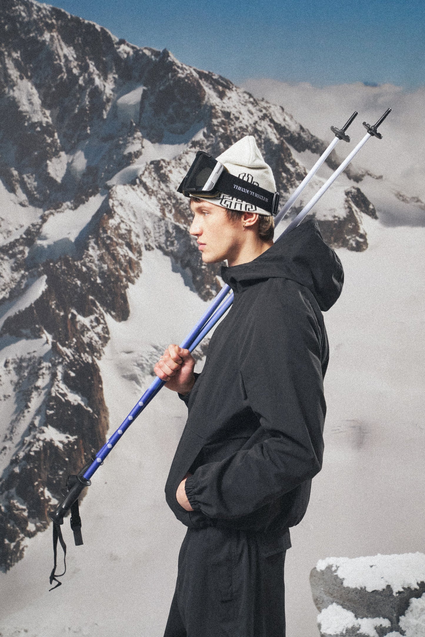 RIPSTOP WINDBREAKER - BLACK