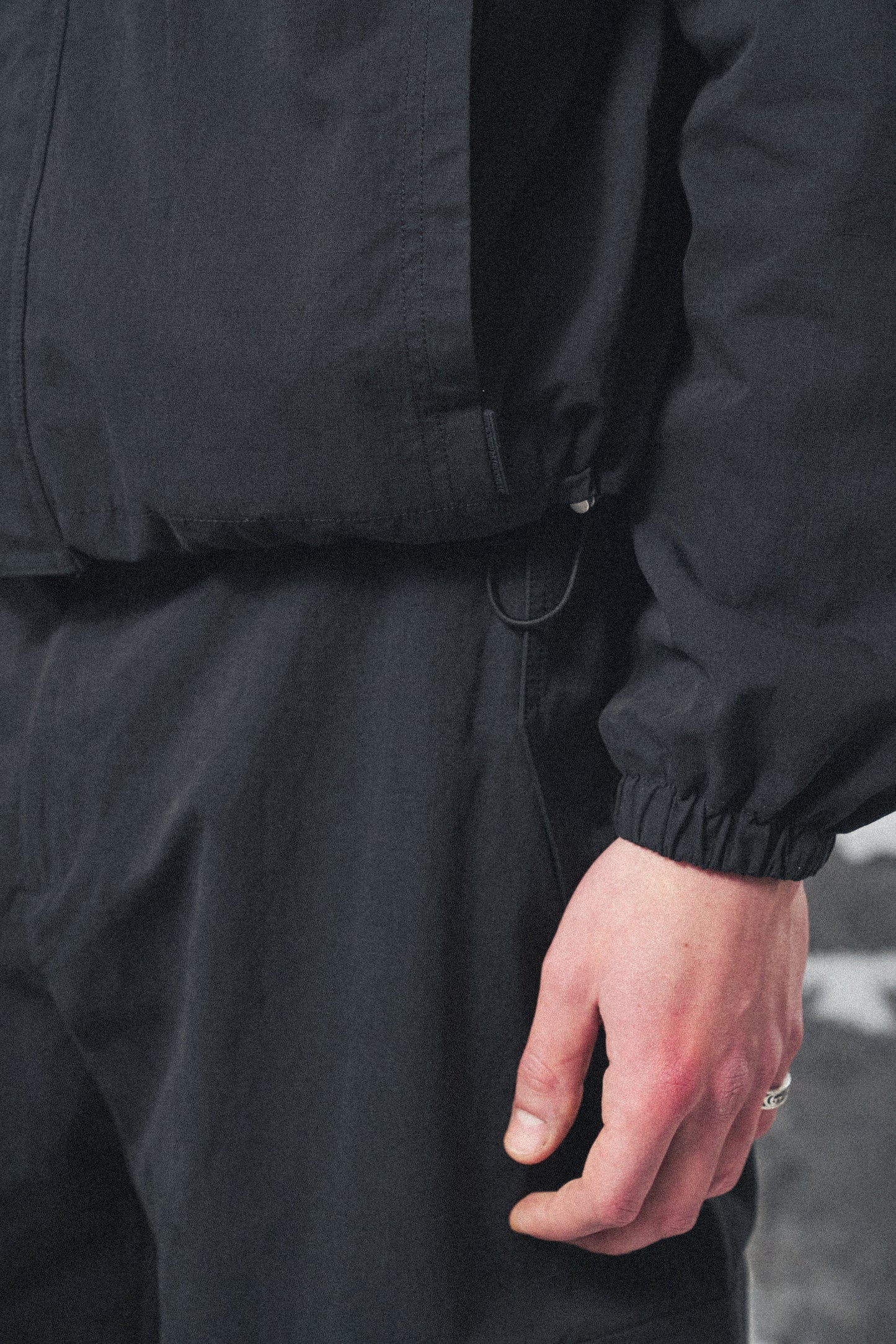 RIPSTOP WINDBREAKER - BLACK