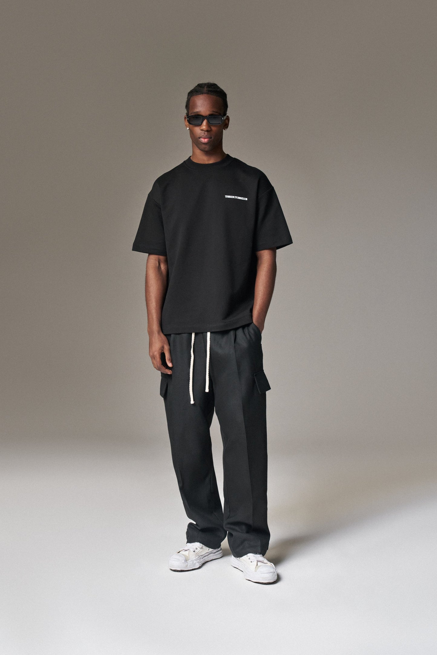 HEAVYWEIGHT COPYRIGHT T-SHIRT - BLACK