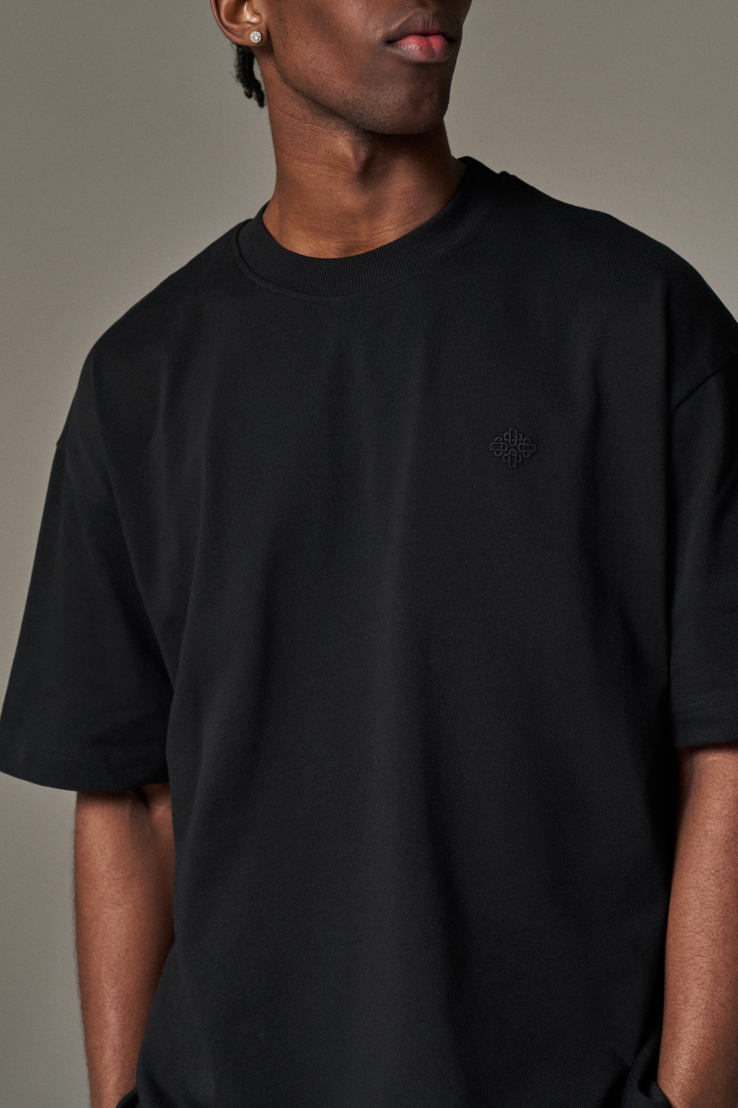 LAUNDERED CLASSICS T-SHIRT - BLACK