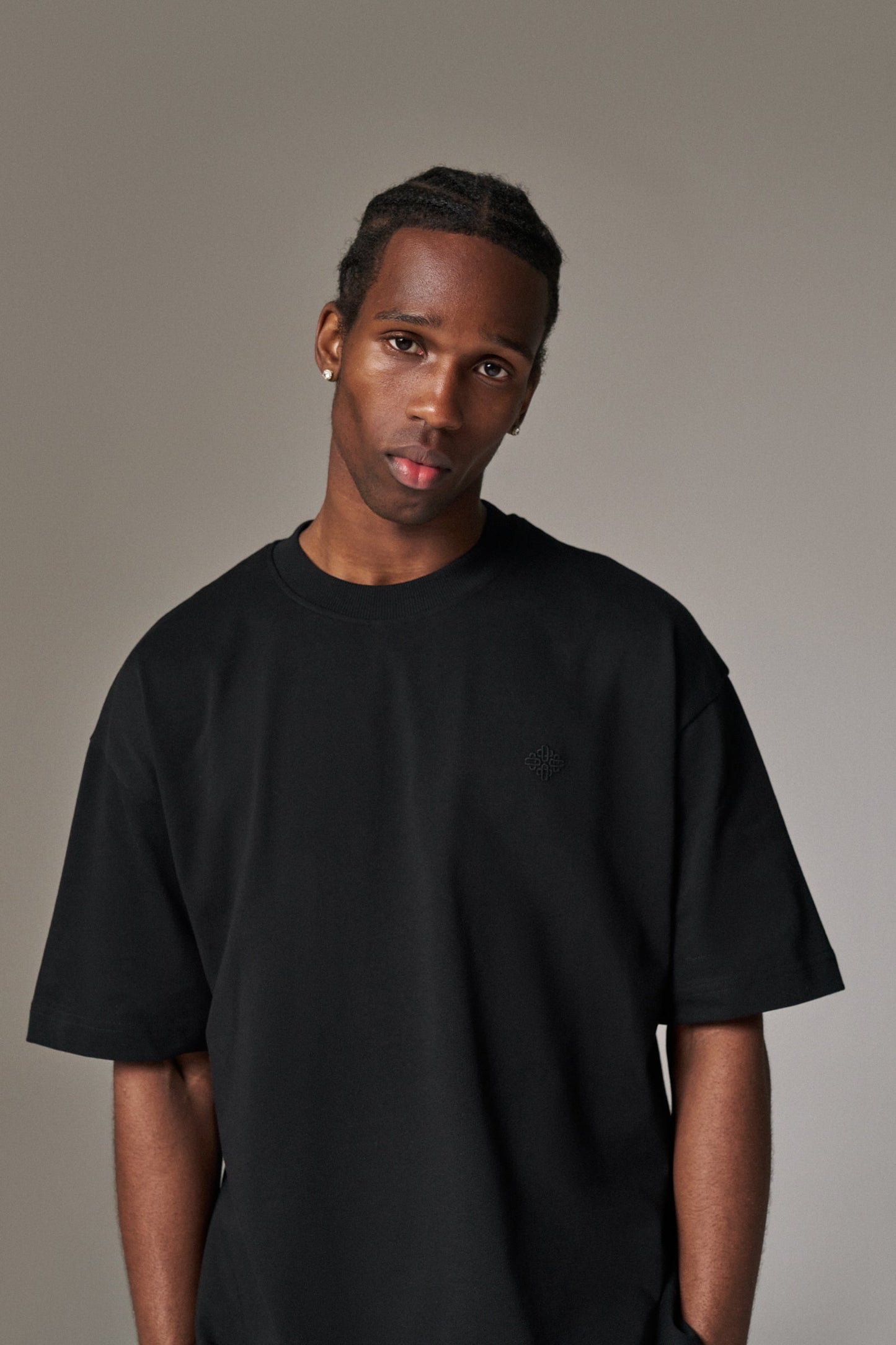 LAUNDERED CLASSICS T-SHIRT - BLACK