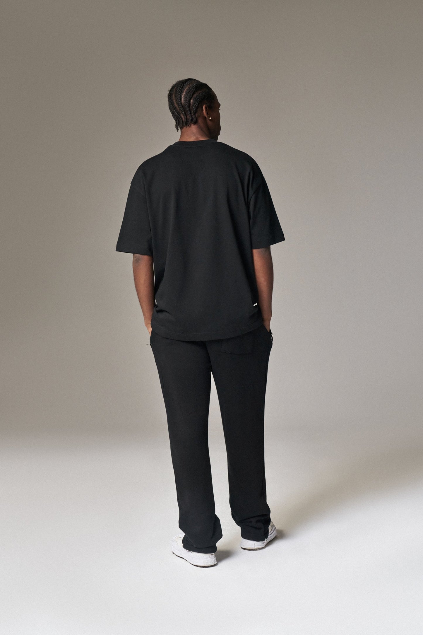 LAUNDERED CLASSICS T-SHIRT - BLACK