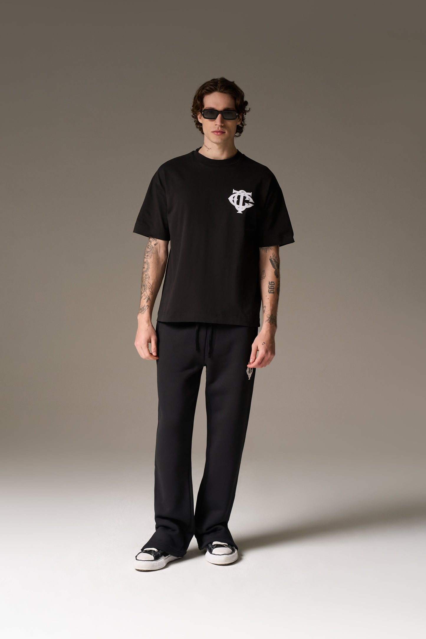 MONOGRAM T-SHIRT - BLACK