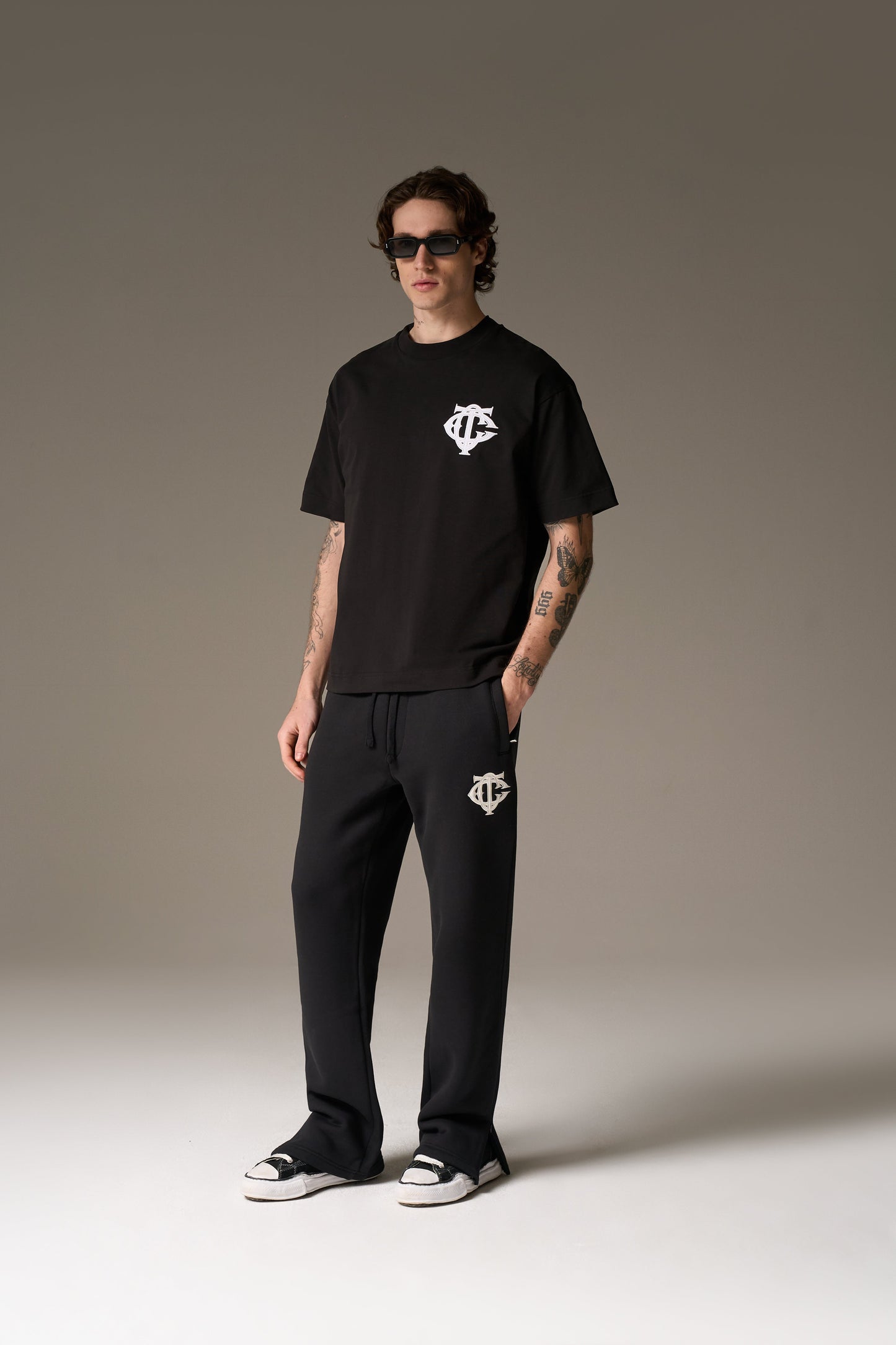 MONOGRAM T-SHIRT - BLACK