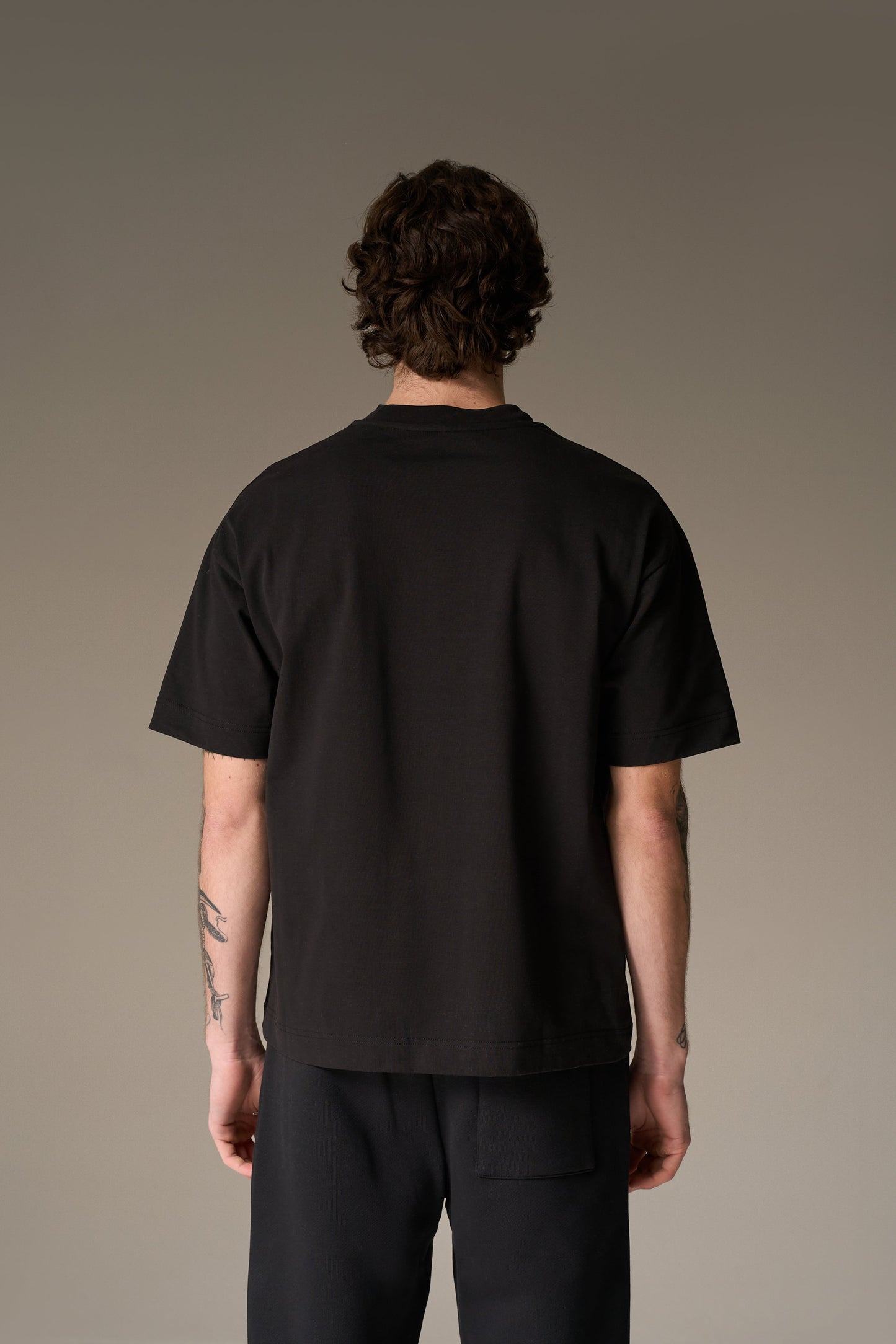 MONOGRAM T-SHIRT - BLACK