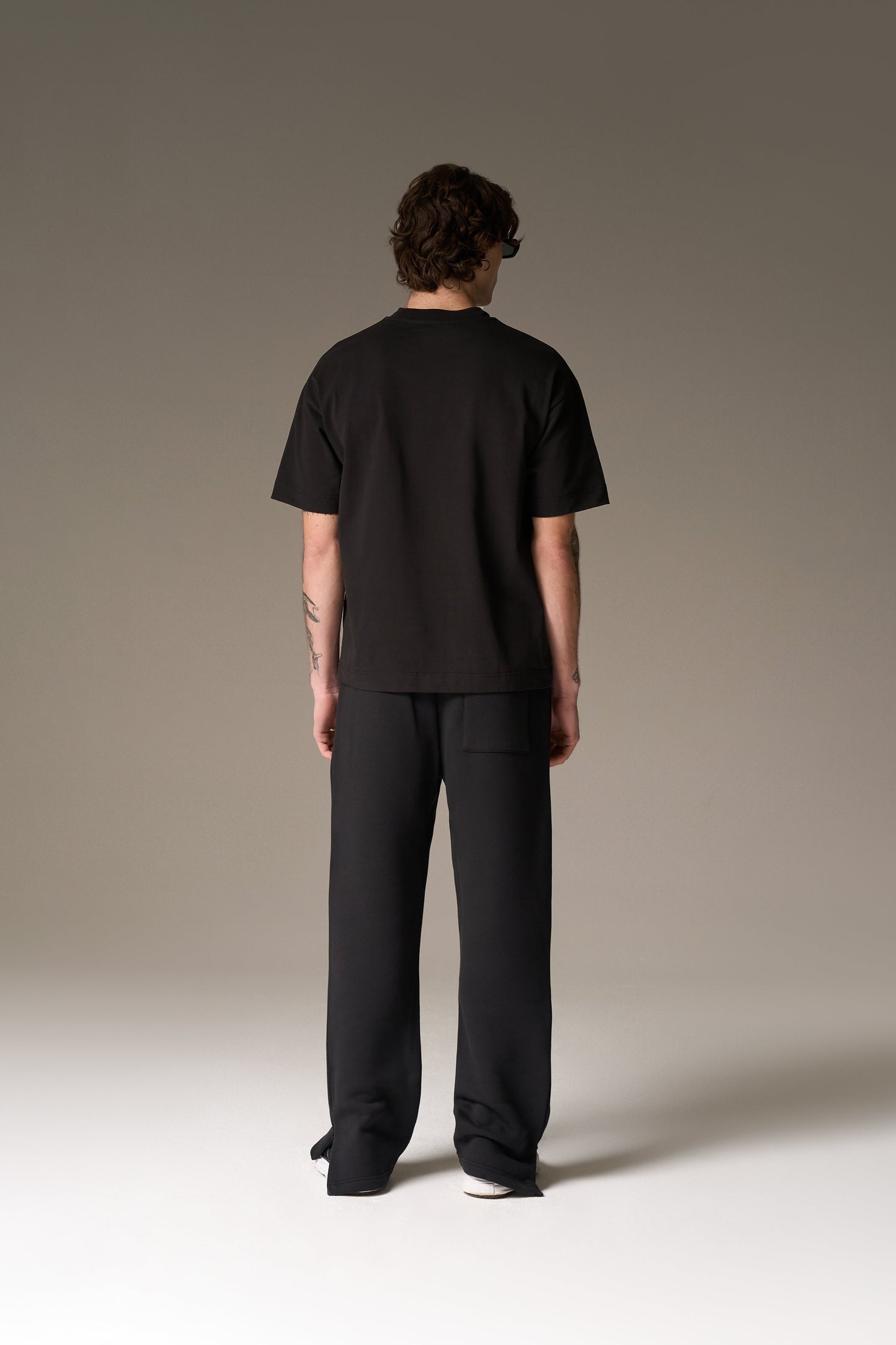 MONOGRAM T-SHIRT - BLACK