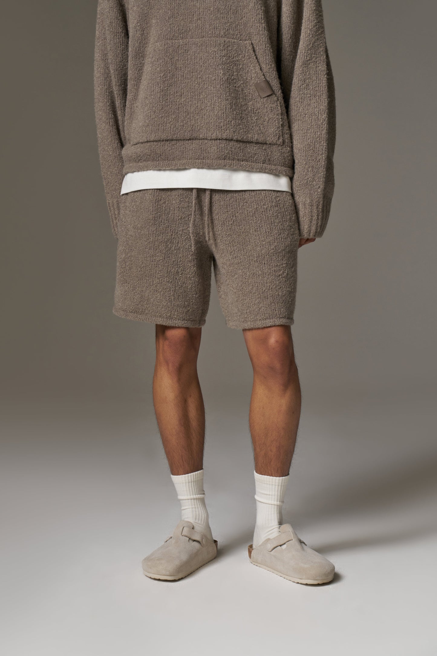 BOUCLE KNIT SHORTS - BROWN
