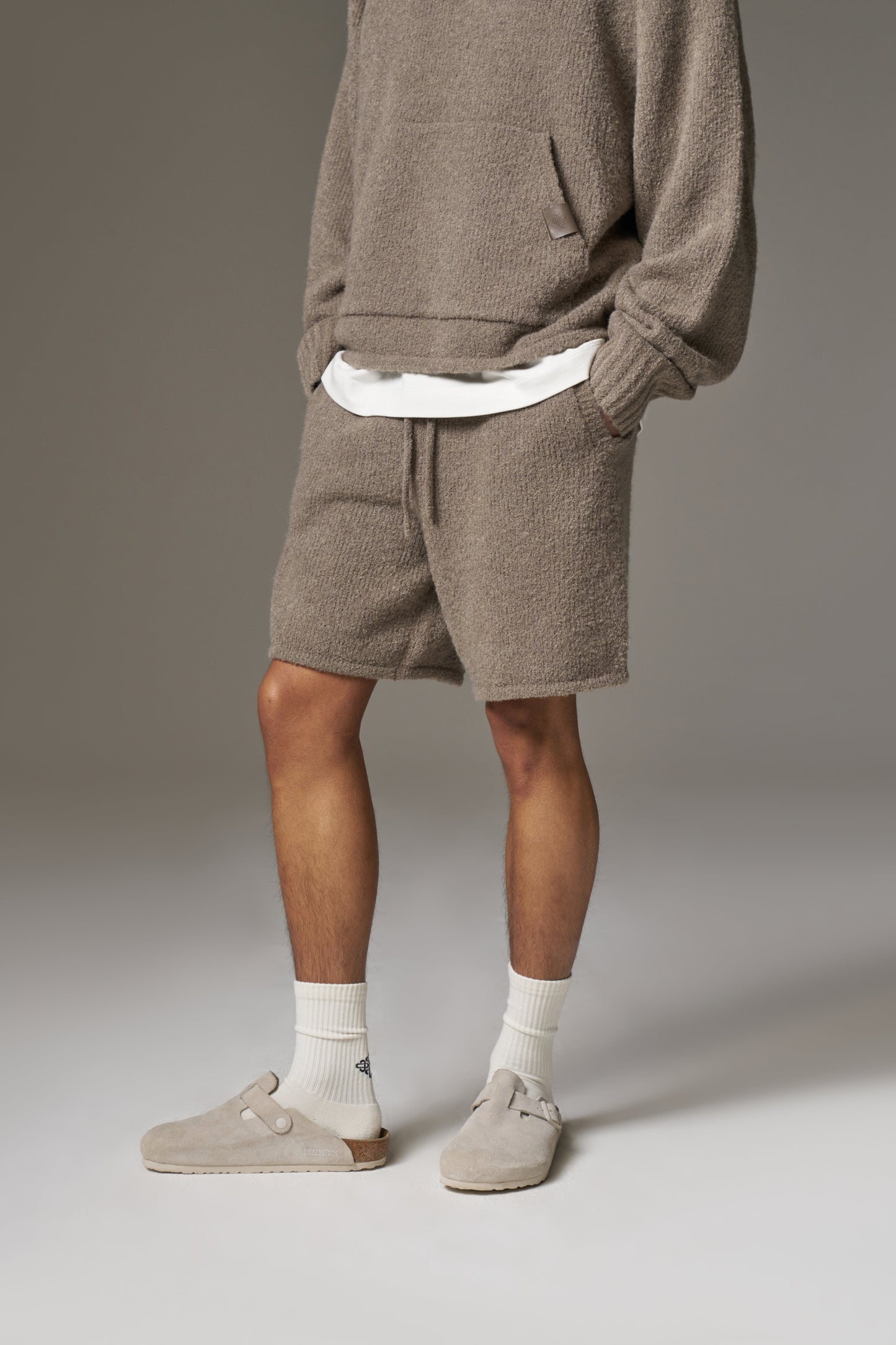 BOUCLE KNIT SHORTS - BROWN