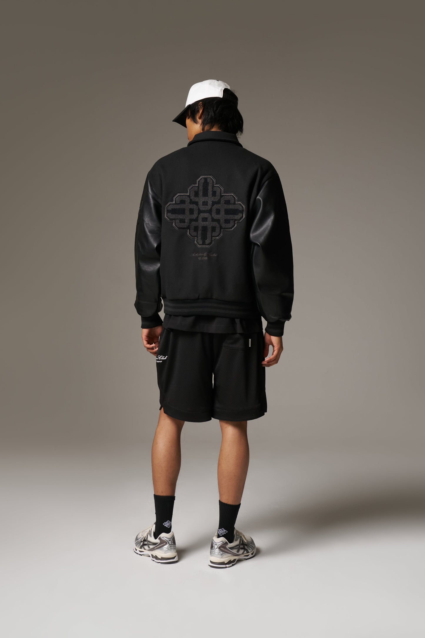 EMBLEM CHENILLE VARSITY JACKET - BLACK