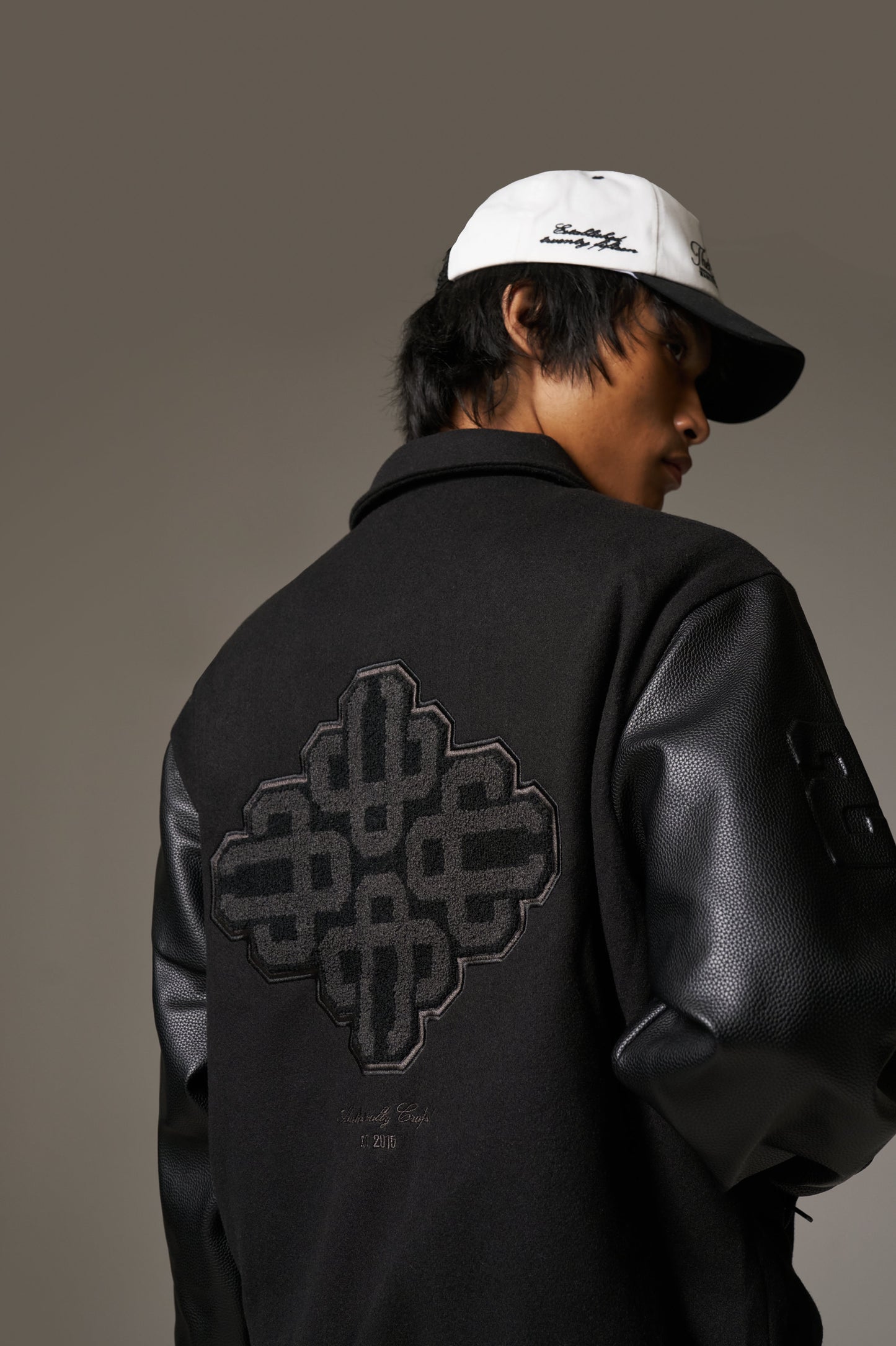 EMBLEM CHENILLE VARSITY JACKET - BLACK