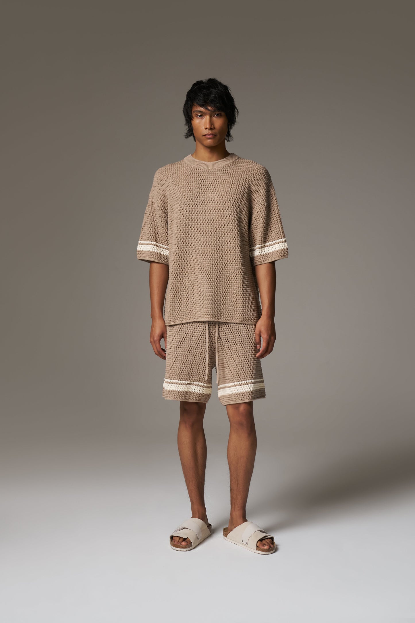CROCHET KNITTED CONTRAST STRIPE SHORTS - BROWN