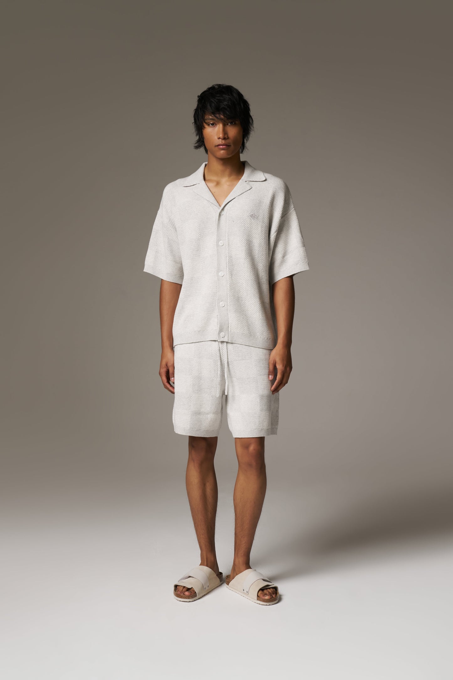 KNITTED CHECKERBOARD SHORTS - GREY
