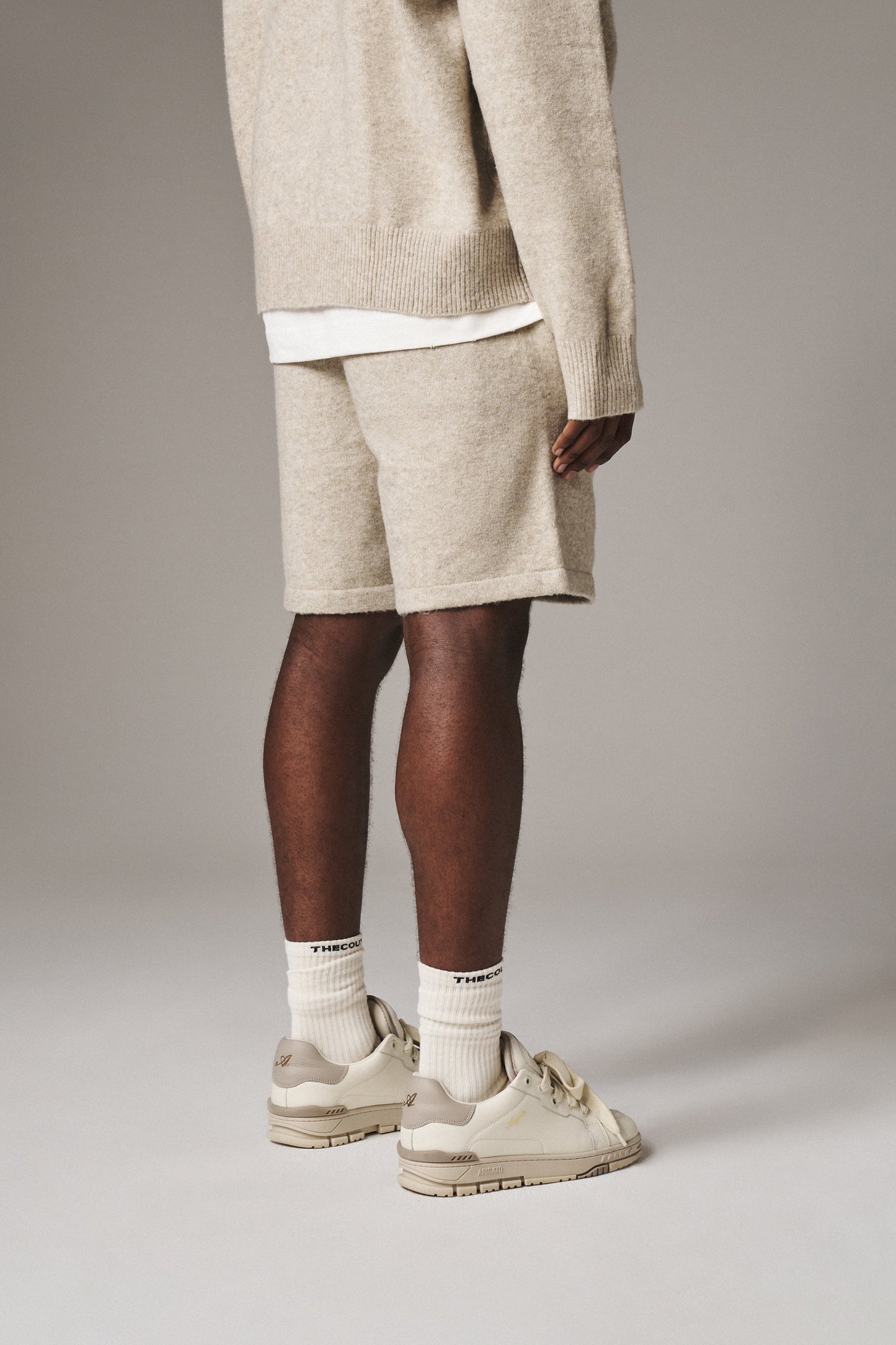 FLUFFY EMBLEM KNITTED SHORTS - BEIGE