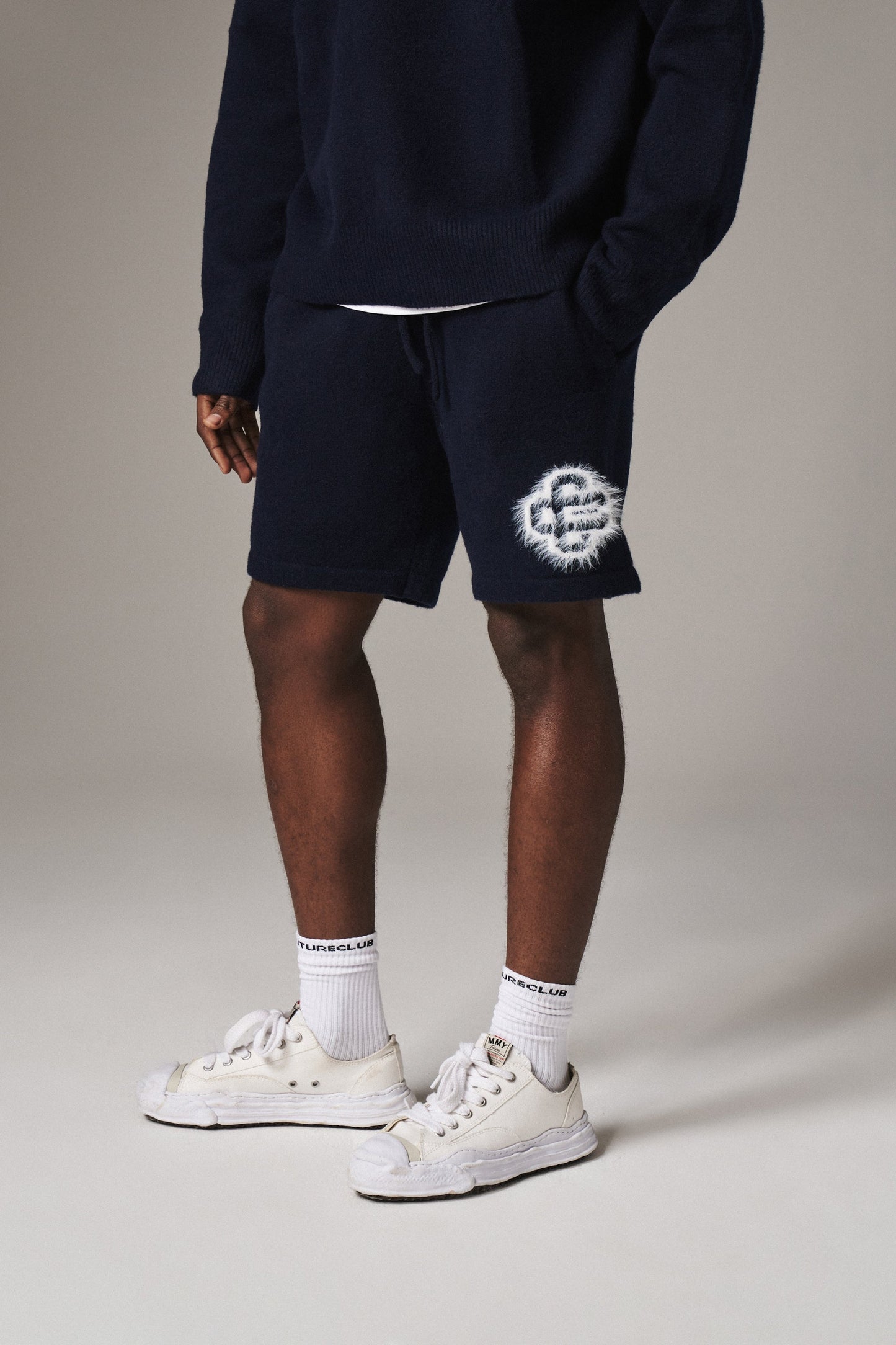FLUFFY EMBLEM KNITTED SHORTS - NAVY