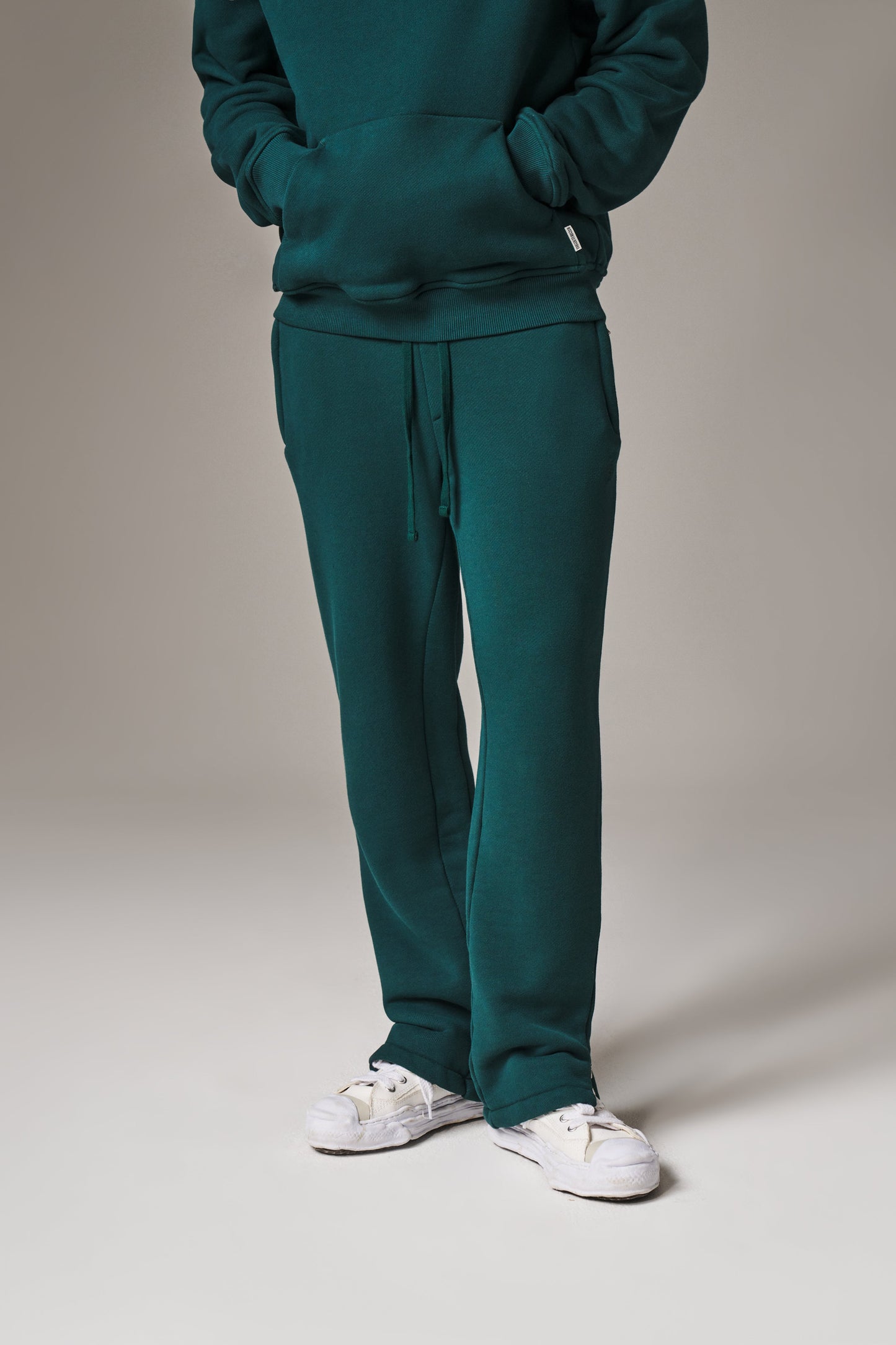 LAUNDERED CLASSICS JOGGER - GREEN