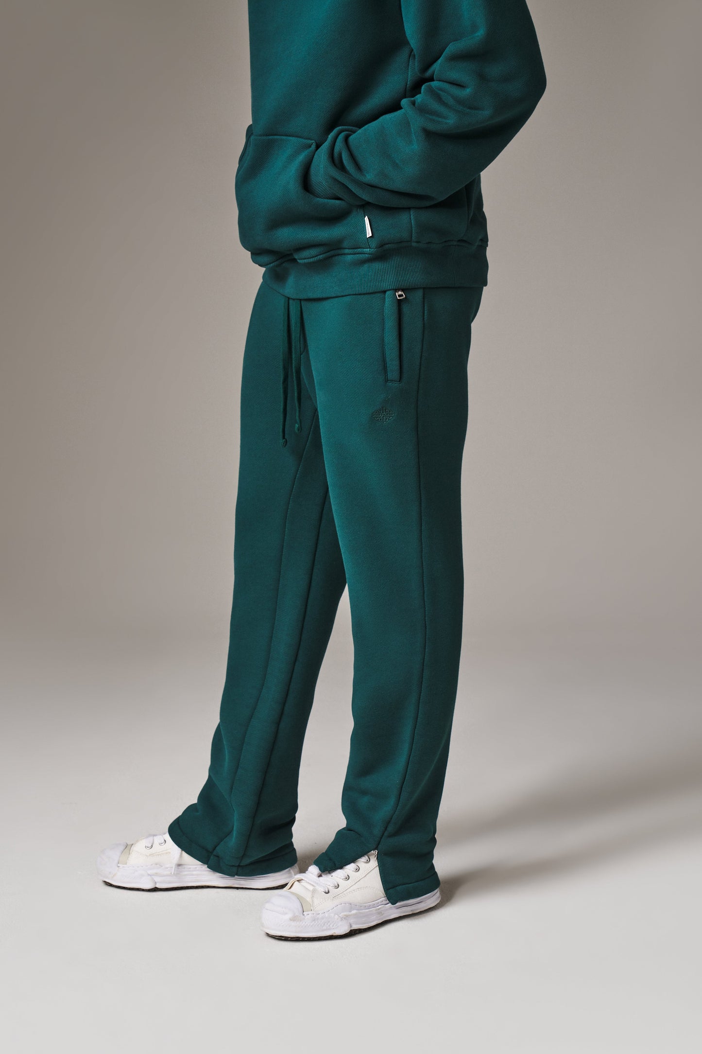 LAUNDERED CLASSICS JOGGER - GREEN