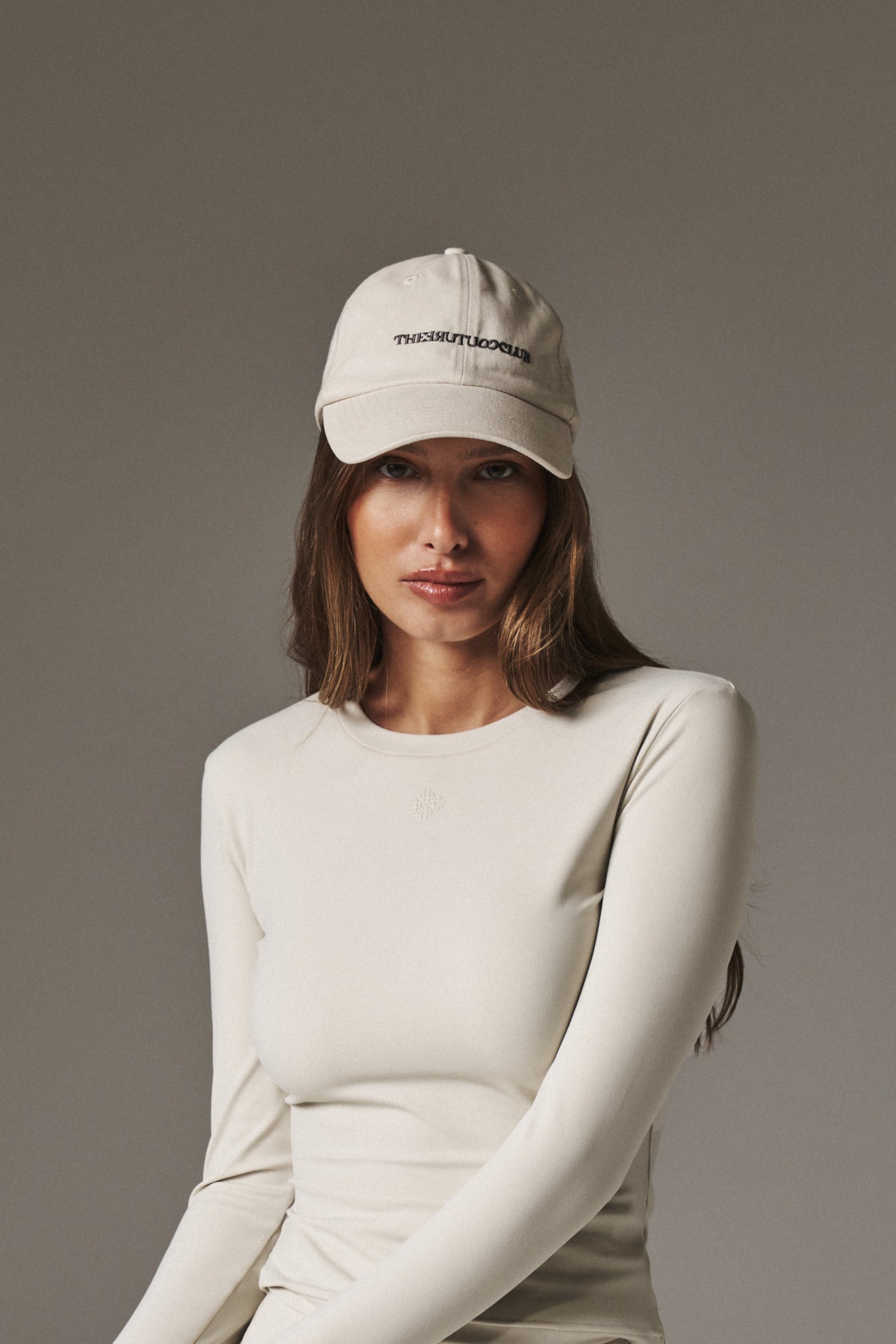 WASHED REVERSE COPYRIGHT CAP - OFF WHITE