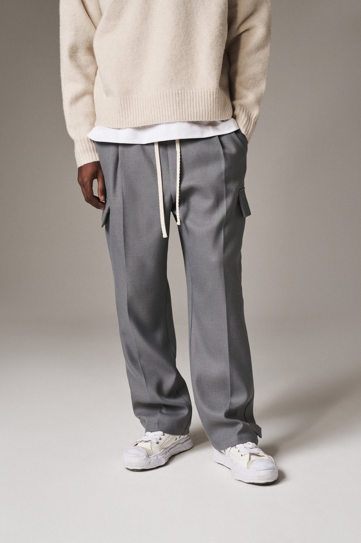 PLEATED WIDE LEG WOOL BLEND TROUSER - GREY