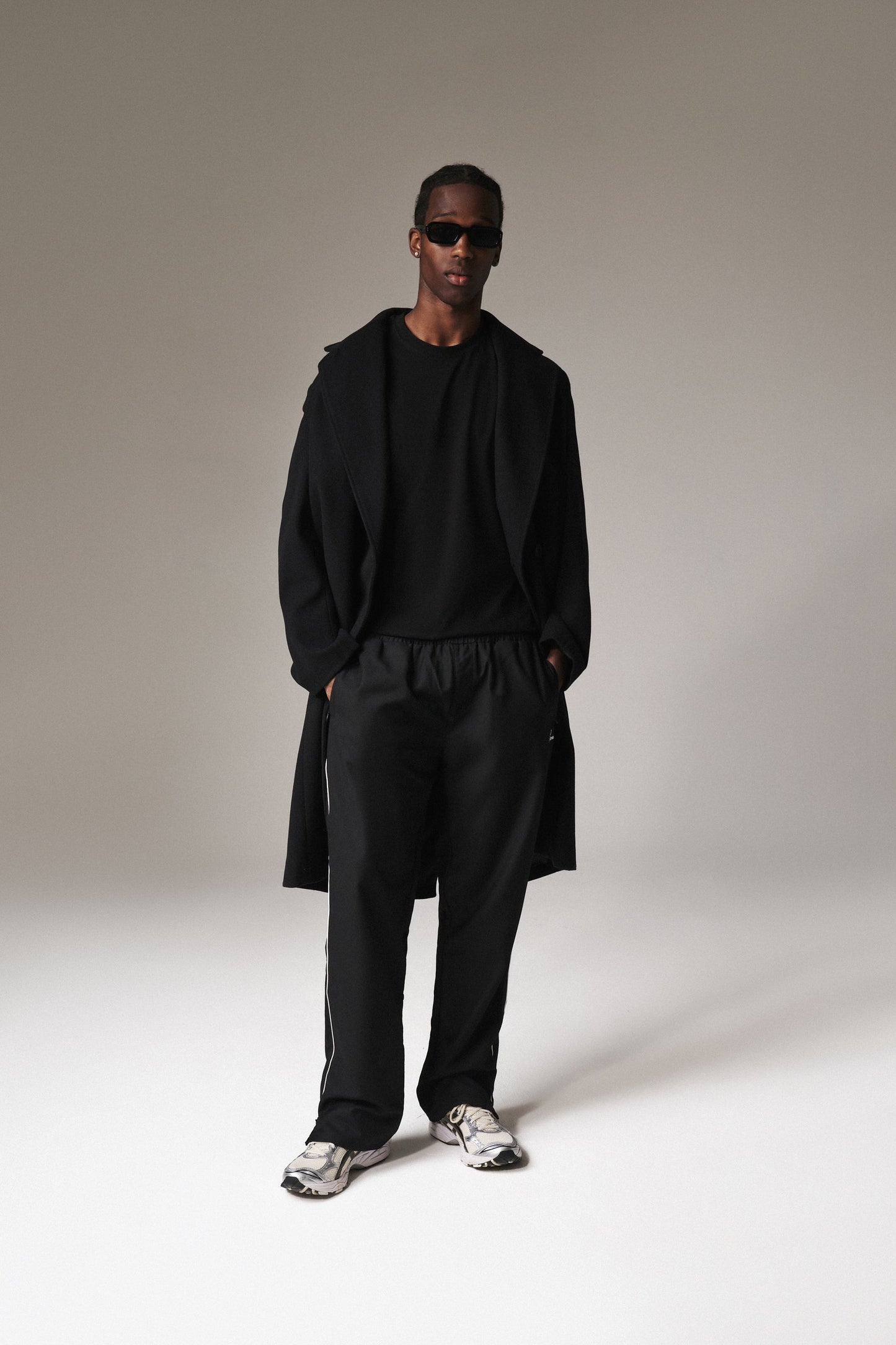 UNBRANDED SLIM T-SHIRT - BLACK