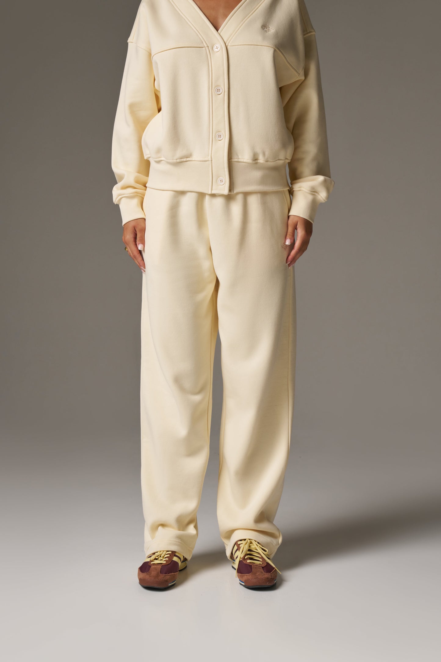 RELAXED TAPERED LEG JOGGERS - BUTTERMILK