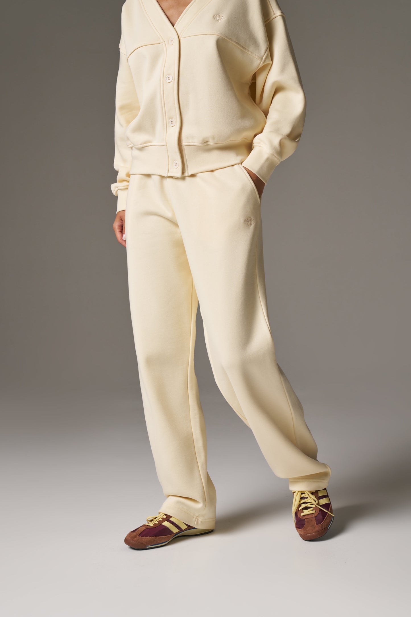 RELAXED TAPERED LEG JOGGERS - BUTTERMILK