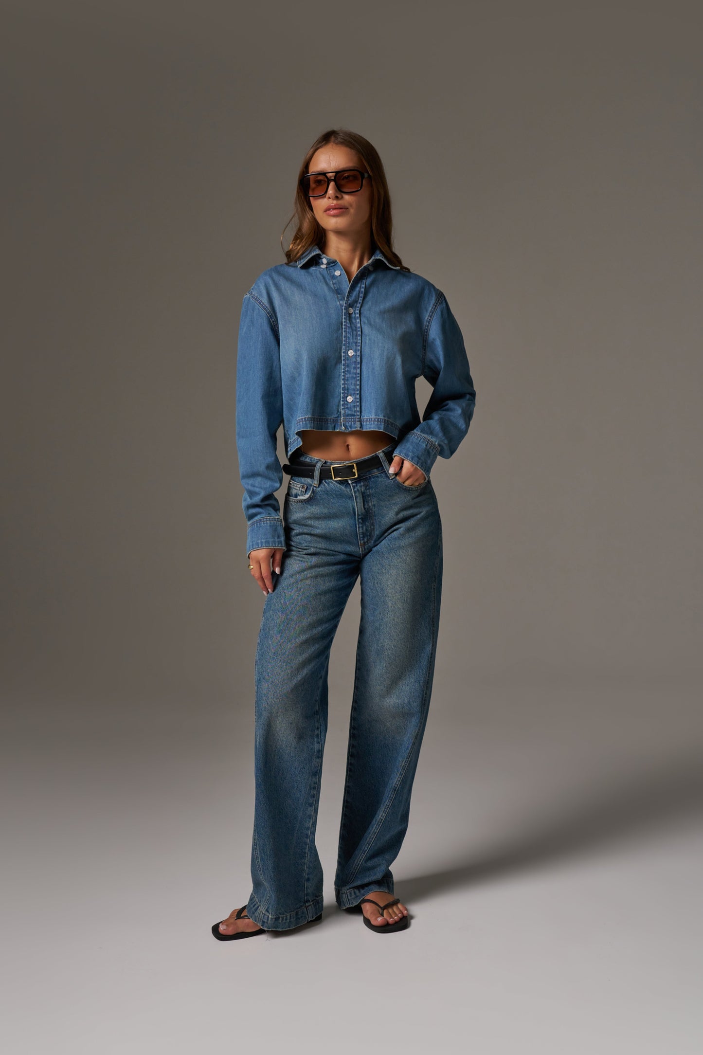 RELAXED STRAIGHT LEG JEANS - MID BLUE WASH