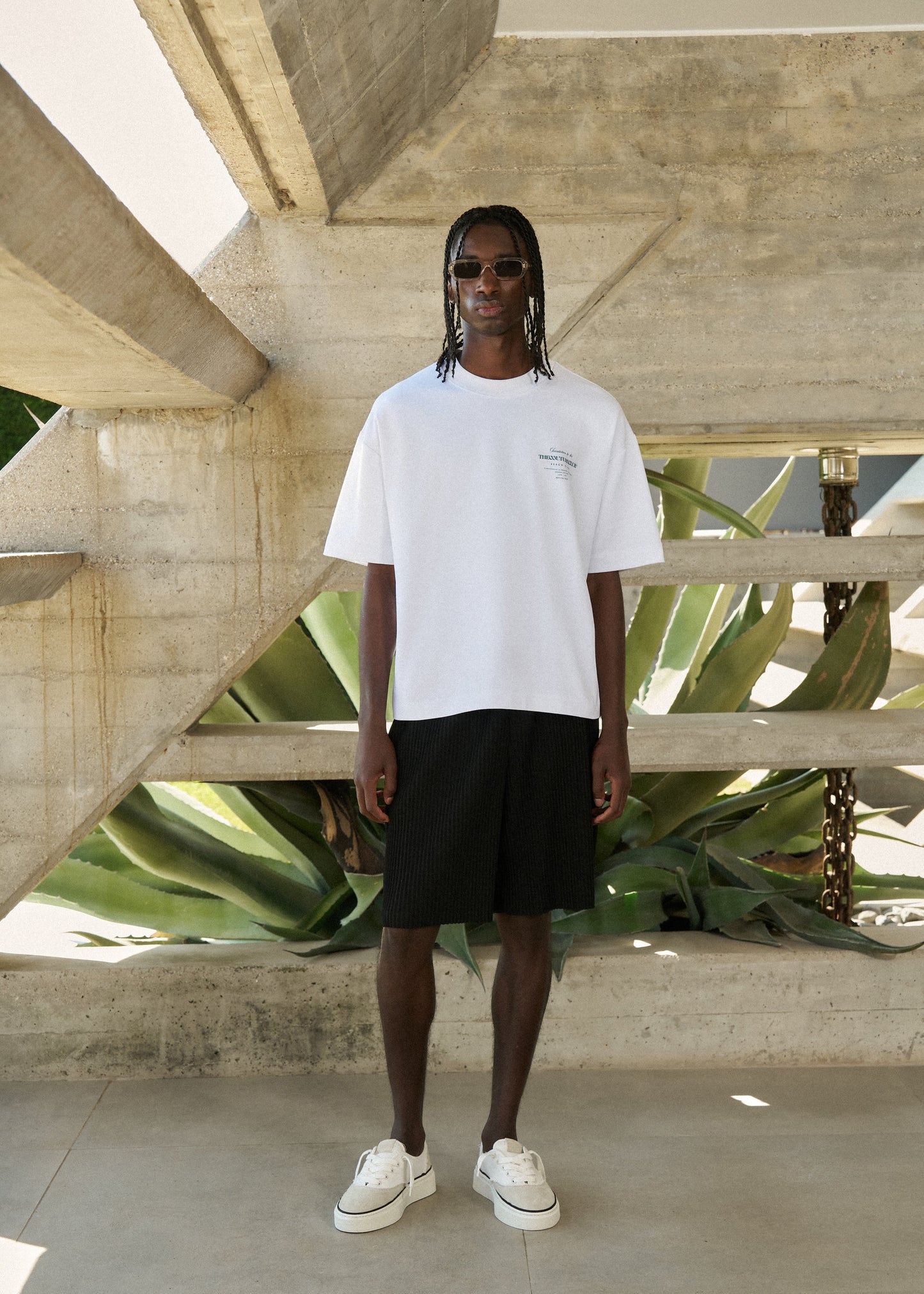 BEACH CLUB GRAPHIC T-SHIRT - WHITE