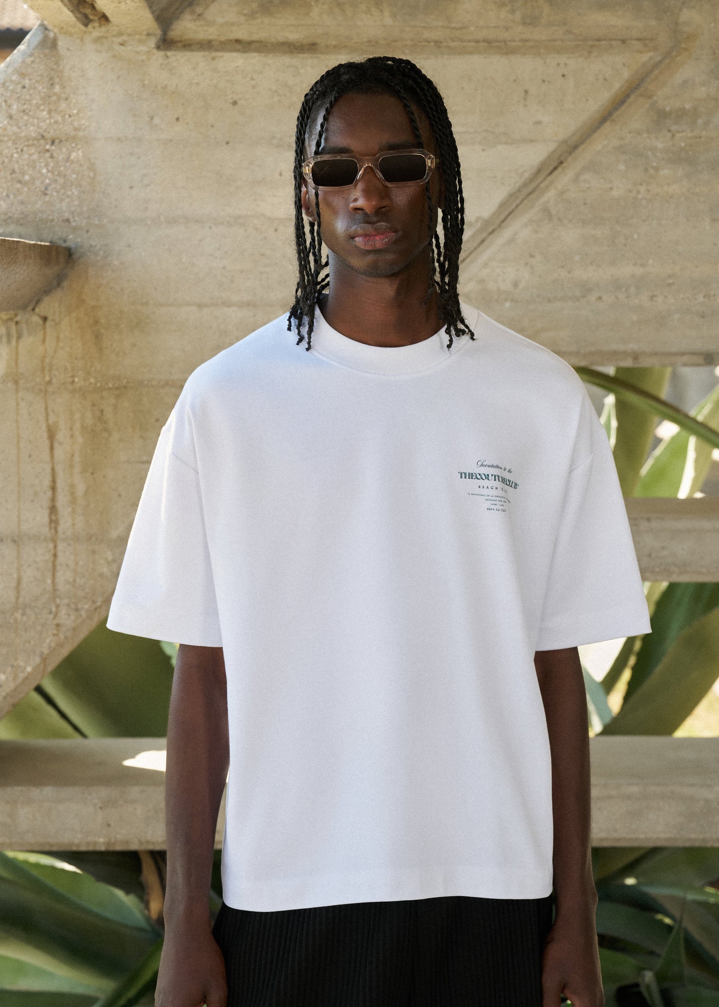 BEACH CLUB GRAPHIC T-SHIRT - WHITE