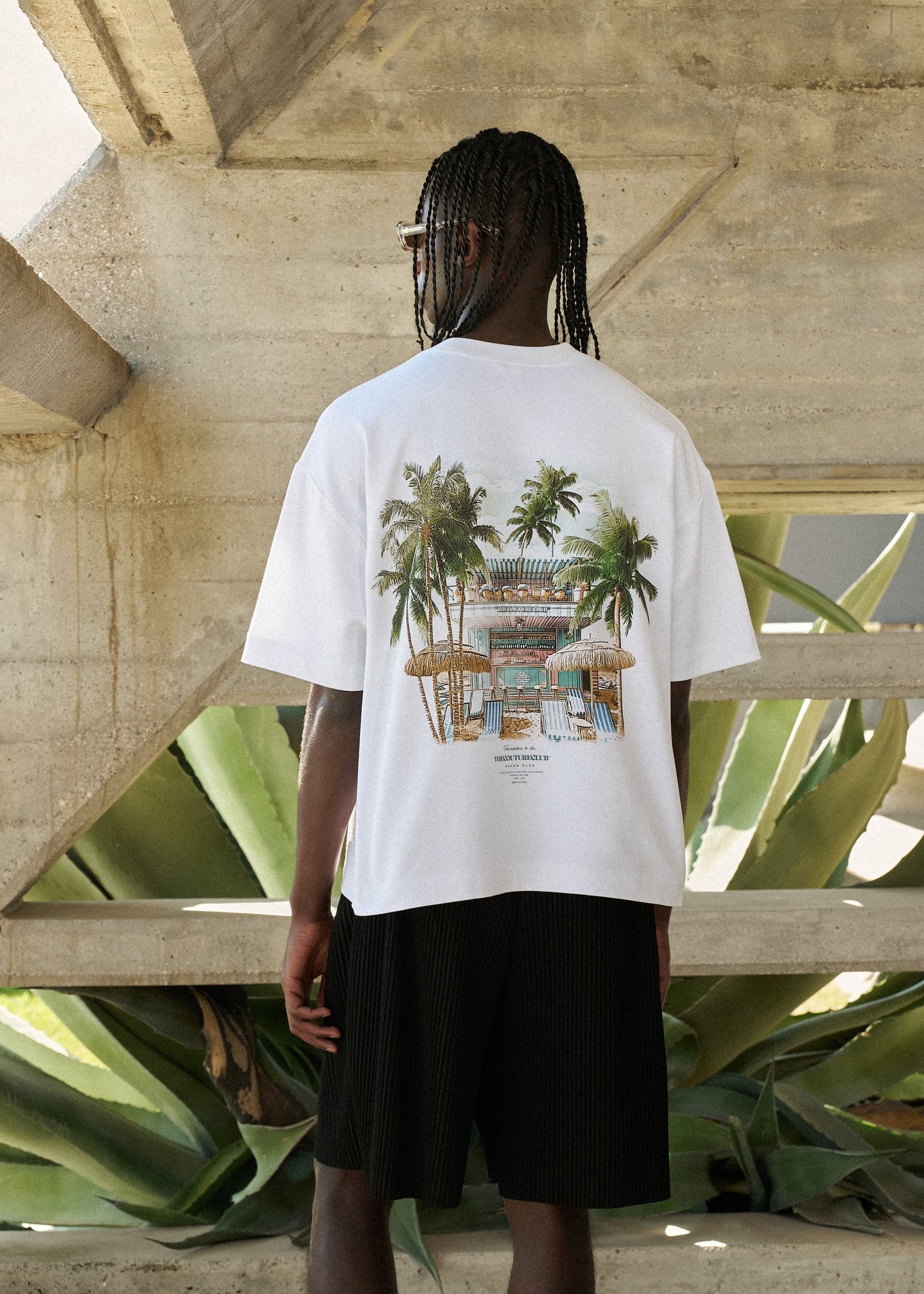 BEACH CLUB GRAPHIC T-SHIRT - WHITE