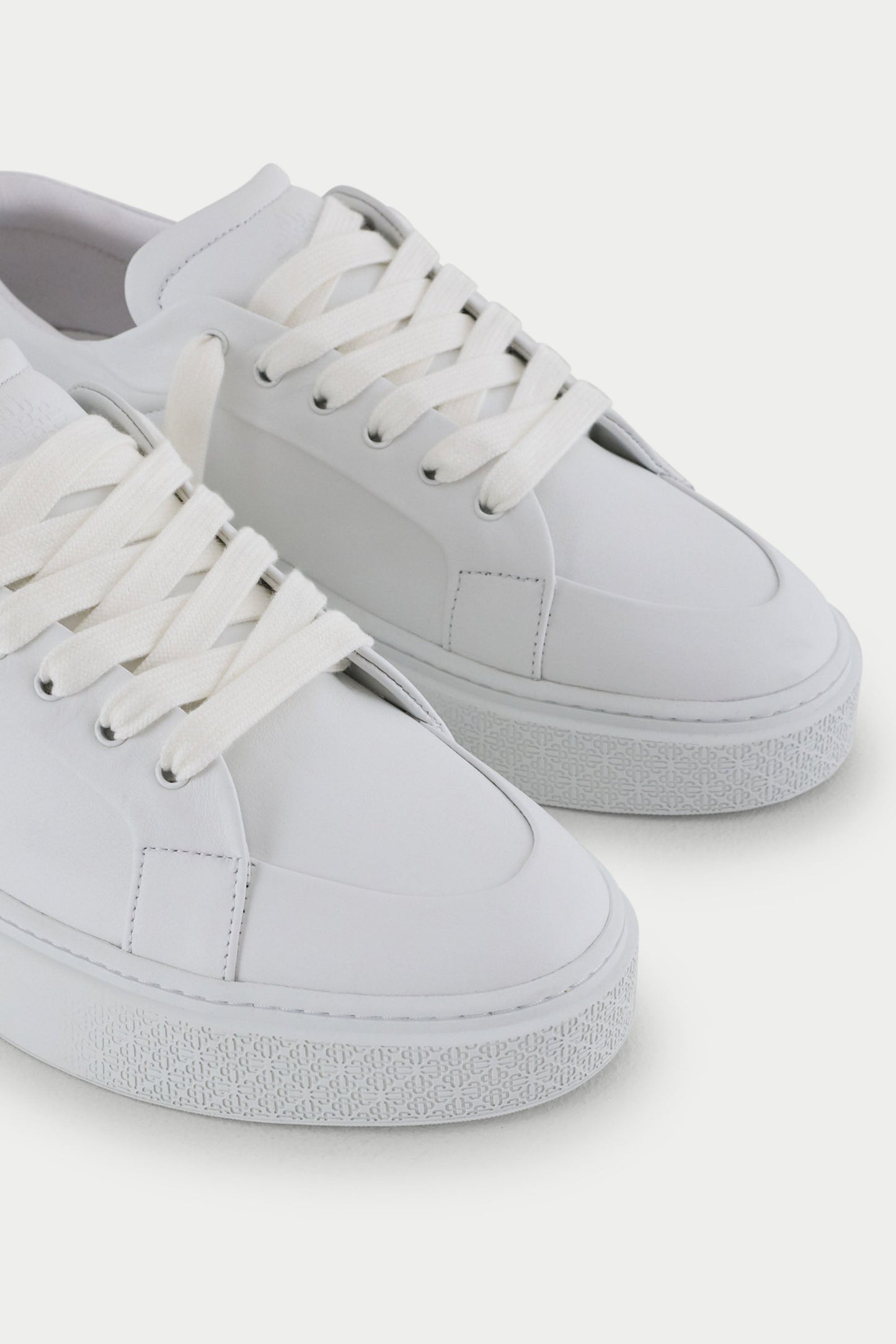 AXIS SNEAKER - CHALK WHITE