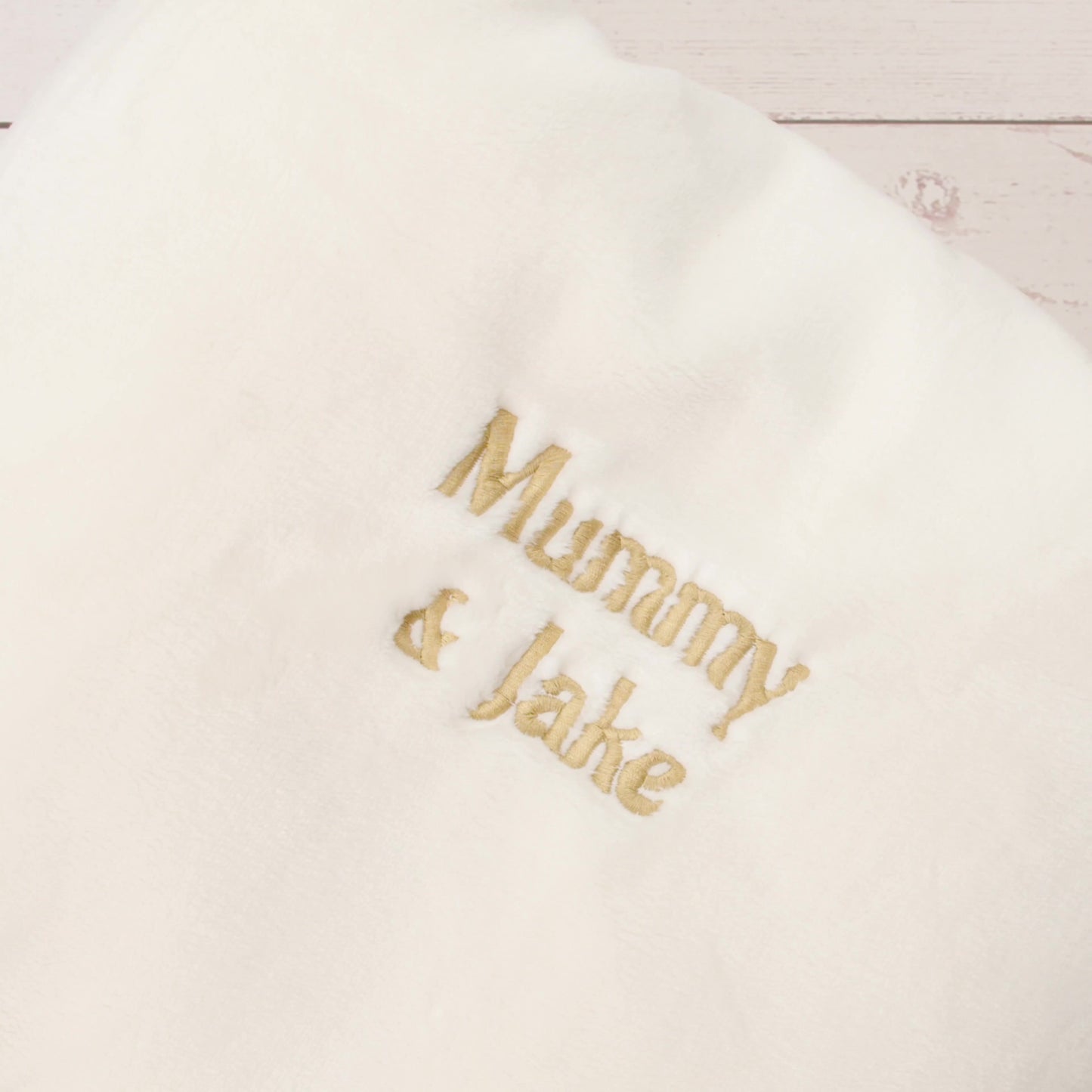 Mother's Day Personalised Microfibre Sofa Blanket Throw for Mum/mummy Custom Name Embroidered Super Soft Luxury Cozy Couch & Bed Throw Gift Boxed in Tissue Paper Perfect Mum/new Mum/nana Gift 120x160cm, 460gsm Machine Washable Made in Uk