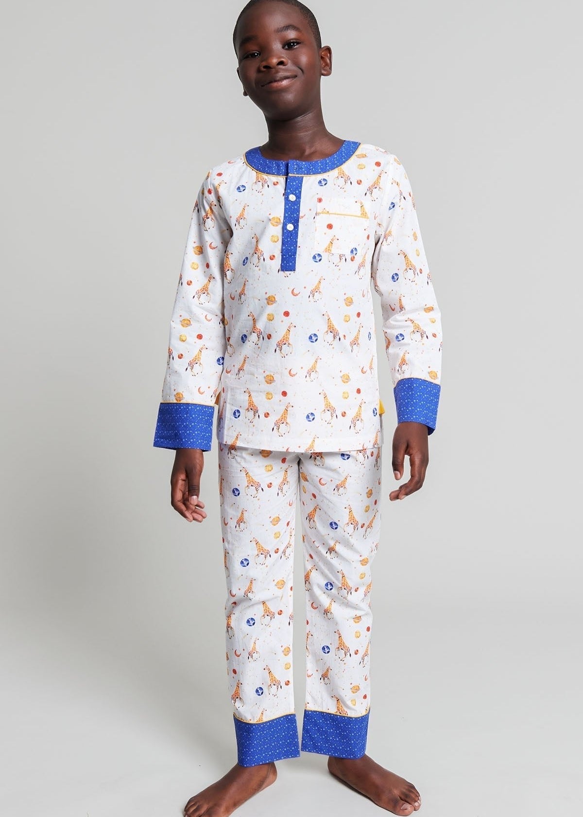 giraffe space odyssey - organic cotton kids pyjama set - Kutti Lulu