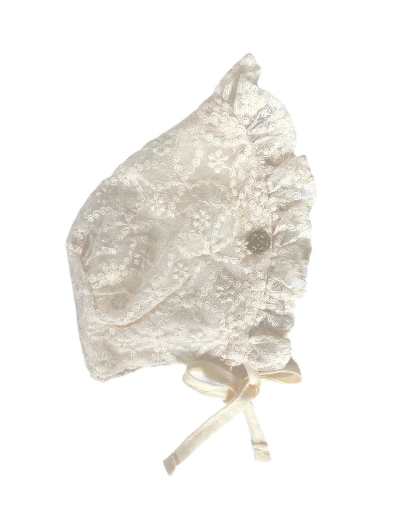 Petite Maison Kids Ivory Lace Bonnet - Rose & Albert