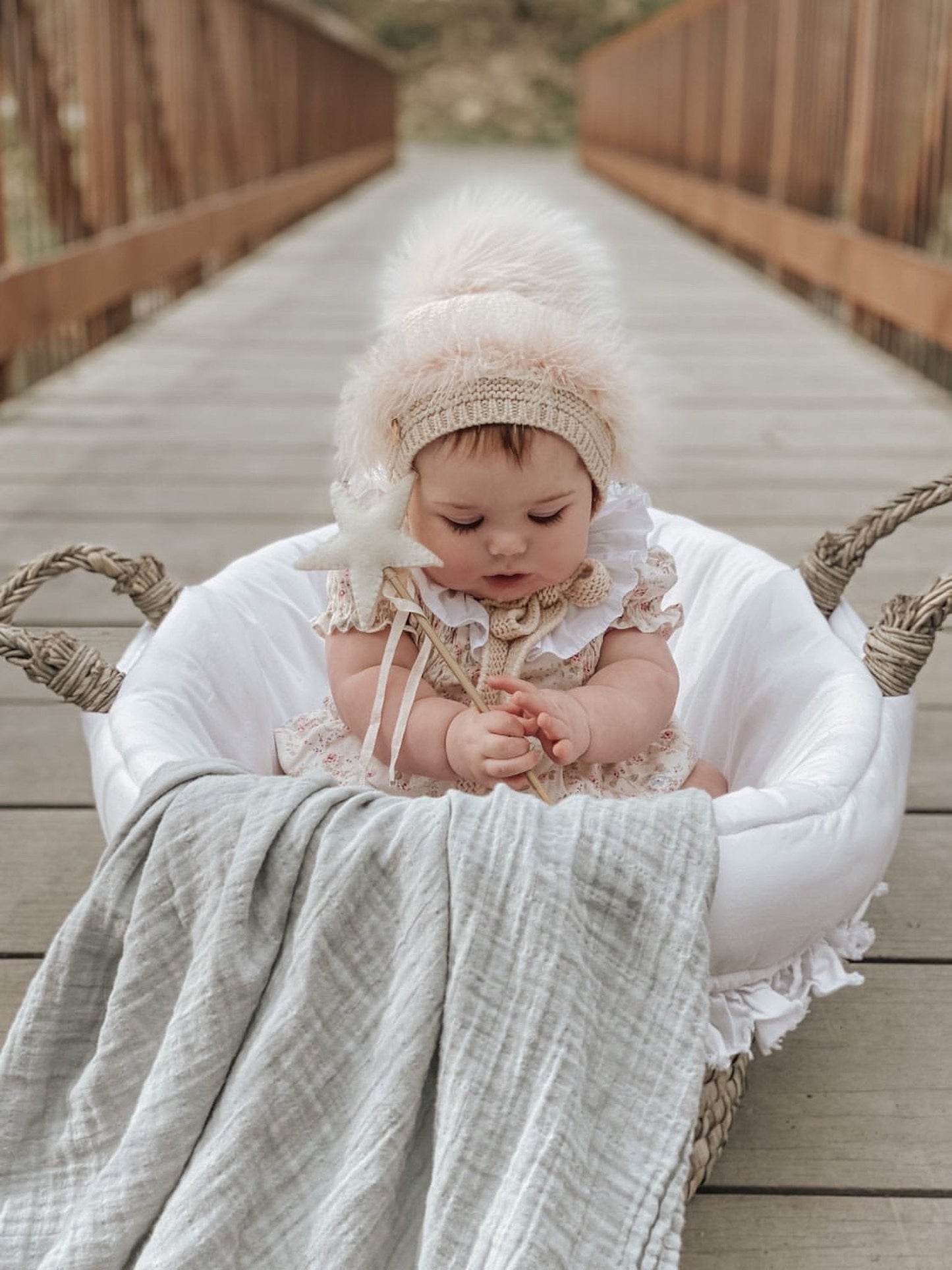 Petite Maison Kids Pink Lion Bonnet - Rose & Albert