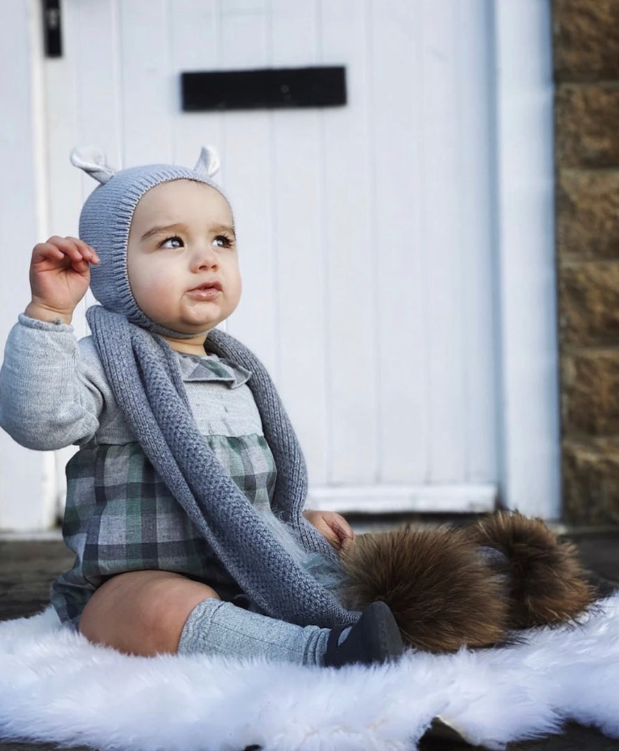 Petite Maison Kids Grey Cashmere scarf with fur poms - Rose & Albert