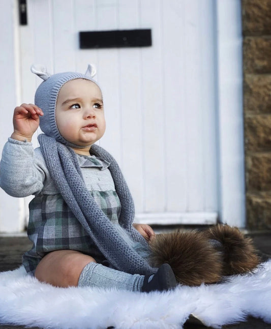Petite Maison Kids Grey Cashmere scarf with fur poms - Rose & Albert